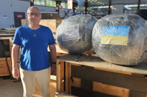 Волонтерська допомога: маскувальні сітки для порятунку