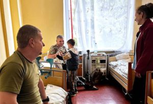 Громадське об’єднання Бердичева підтримує героїв війни у госпіталі
