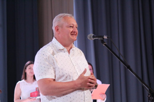 Привітання з останнім дзвоником від депутата Бердичівської міської ради Юрія Ніколаєнка