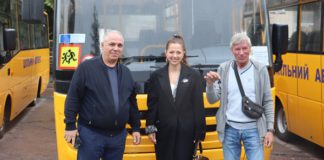 Швайківська громада отримала новий шкільний автобус Швайківська громада отримала новий шкільний автобус