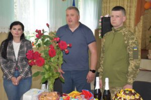 У селі Андріяшівка урочисто зустріли військовослужбовця