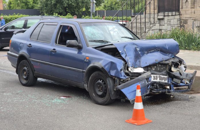 ДТП у Бердичеві: двоє травмованих, значні пошкодження автомобілів