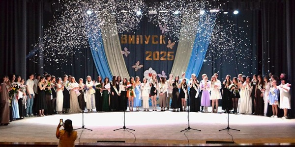 У Бердичеві вшанували випускників