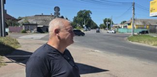 Юрій Ніколаєнко працює над розв’язуванням транспортної проблеми біля фортеці Юрій Ніколаєнко працює над розв'язування транспортної проблеми біля фортеці