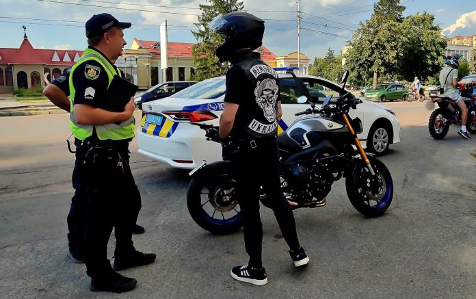 Поліція у Бердичеві перевіряє молодіжний мотодвіж