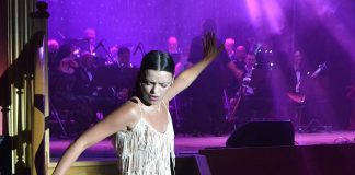 У Бердичеві відбулося грандіозне музично-театральне ревю «One world, one music» У Бердичеві відбулося грандіозне музично-театральне ревю «One world, one music»