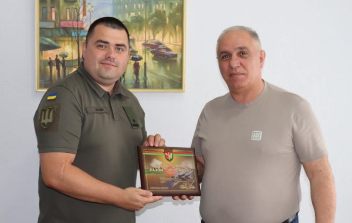 Голова Швайківської громади Габріел Мкртчян отримав подяку від воїнів 26 артилерійської бригади