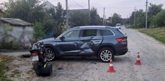 ДТП у Бердичеві: 16-річний мотоцикліст травмований через зіткнення з автомобілем ДТП у Бердичеві: 16-річний мотоцикліст травмований через зіткнення з автомобілем