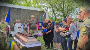 Семенівська громада вшанувала Героя: прощання з Петром Сніжком