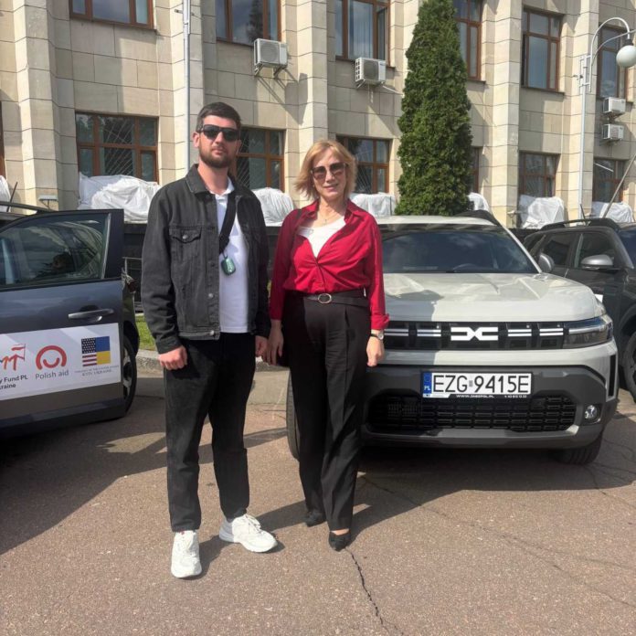 Бердичівська громада отримала автомобіль для психосоціальної підтримки