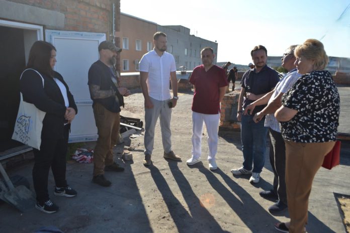 Початок ремонту покрівлі в міській лікарні Бердичева