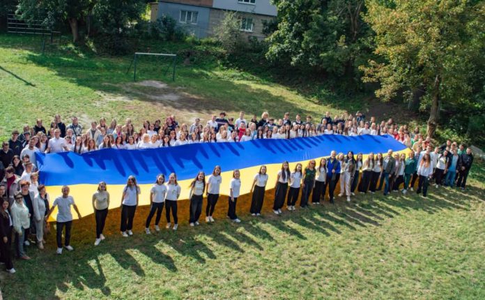 Спортивно-патріотичний флешмоб у Бердичівському медколеджі