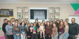 Натхненна зустріч у Хажинському ліцеї: Олександра Піпа надихає молоде покоління Натхненна зустріч у Хажинському ліцеї: Олександра Піпа надихає молоде покоління