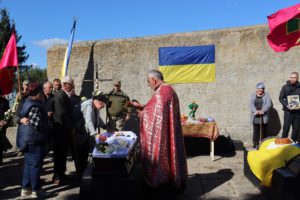 У скорботі: Швайківська громада попрощалася з Героєм Дмитром Дячуком