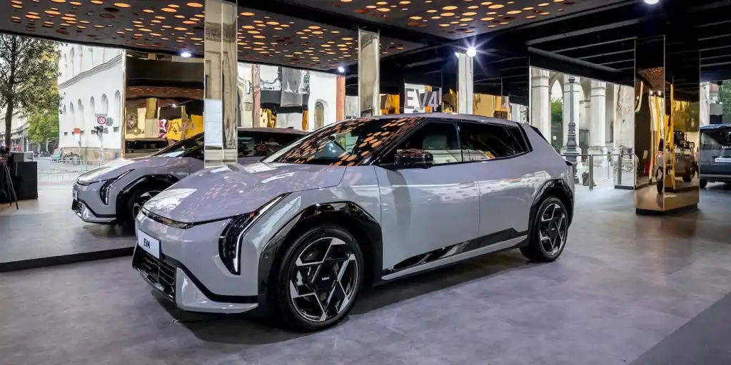 Хетчбек Kia EV4 на виставці IAA Mobility 2025 у Мюнхені (Джерело: Kia)