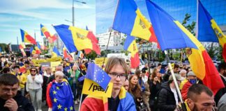 Молдова відстояла проєвропейський курс: Партія Санду здобула монобільшість у парламенті попри кремлівські кібератаки та фейки Молдова 2025: Партія Санду здобула більшість на виборах