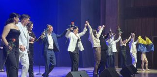 Бердичівський хор у Литві: благодійний концерт в Алітусі зібрав кошти на діаліз-апарати для Кременчука Бердичівський хор у Литві