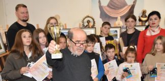 Юні фотографи Бердичівщини підбили підсумки літнього фотомарафону: нагороди, виставка та натхнення для творчості Юні фотографи Бердичівщини підбили підсумки літнього фотомарафону