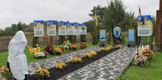 Відкриття Алеї Слави в Половецькому: Гришковецька громада вшановує загиблих героїв-захисників України Відкриття Алеї Слави в Половецькому: Ірена Лісова вшановує загиблих героїв Гришковецької громади