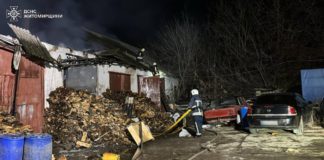 Нічна пожежа рятувальники врятували половину гаражного кооперативу від повного знищення Пожежа в гаражі 25 листопада 2025 року: знищено 3 авто