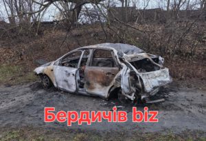 Автомобіль згорів після ДТП