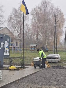 Триває благоустрій Алеї Слави в Семенівській громаді