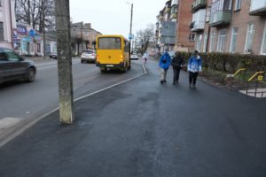 Тротур у Бердичеві ремонтують