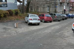 Ремонт асфальту біля будинків