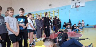 Майстер-клас з кросового біатлону в Бердичеві: школярі освоюють нову дисципліну Всеукраїнських ліг «Пліч-о-пліч» Майстер-клас з кросового біатлону в Бердичеві 2025 ▷ Підготовка школярів до ліг «Пліч-о-пліч»