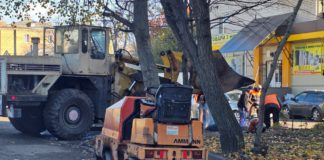 Бердичівкомунсервіс оновлює міські заїзди у Бердичеві Бердичівкомунсервіс оновлює міські заїзди у Бердичеві