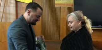Мати-Героїня з Бердичева: Єлизавета Шмиголь отримала державну нагороду Мати-Героїня з Бердичева: Єлизавета Шмиголь отримала державну нагороду