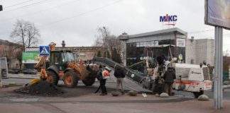 Богдан Коляда змусив підрядників переробити халтуру біля Меморіалу Захисникам України власним коштом Богдан Коляда змусив підрядників