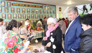 Благодійний ярмарок у Мирославці: 32 тис. грн для ЗСУ 