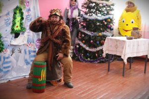 Подарували дітям казку у Семенівській громаді
