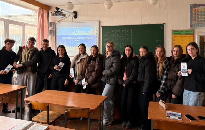 Профорієнтація та кібербезпека: зустріч НАВС у Гімназії №17 Бердичів