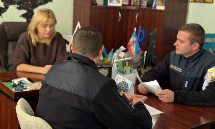Ірена Лісова та рятувальники