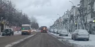Бердичів активно бореться з наслідками снігопаду: деталі прибирання Зима в Бердичеві та сніг на дорогах