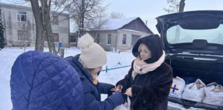 Атмосфера Різдва триває: подарунки для ВПО у Никонівці Гришковецької громади Допомога ВПО