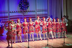 На сцені танцює Явір
