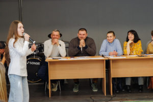 Дорослі на святі