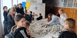 Учні Половецького ліцею передали маскувальну сітку захисникам Волонтерська допомога