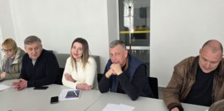 Модернізація МАФ у Бердичеві: «Цар Хліб» оновлює хлібний павільйон на Вінницькій, 71 Депутати на комісії