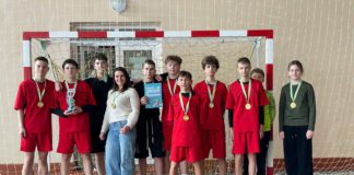 Команда «Фенікс» ліцею №15 Бердичева здобула І місце з футболу Юні футболісти