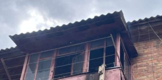 Пожежа в багатоповерхівці Бердичева: вогонь на балконі швидко загасили рятувальники Пожежа у Бердичеві