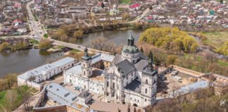 Фото монастиря у Бердичеві увійшло в ТОП-10 найкращих зображень пам’яток України
