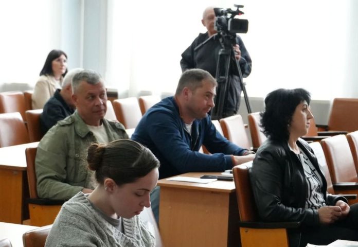 Депутати на сесії
