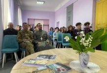 Військовий письменник Олег Калашніков зустрівся з учнями в Гришківцях Зустріч у Гришківцях