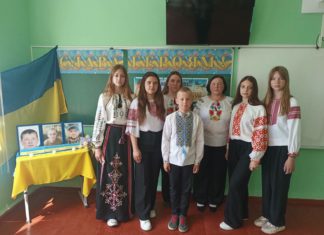 У Слободищенській гімназії відкрили куточок пам’яті Героїв України Молодь