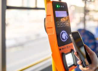 У Бердичеві до 1 липня 2026 року плануєть встановити платіжні термінали у громадському транспорті Платіжний термінал
