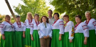 30 років Конституції України та 10 років Семенівської громади: вшанували Захисників і зібрали кошти на ЗСУ Наталія Семенюк